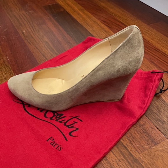 Fabulous Christian Louboutin platform shoes. - Picture 2 of 4